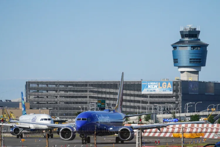 Air traffic control calamity disrupting hundreds of US flights spotlights the aging system